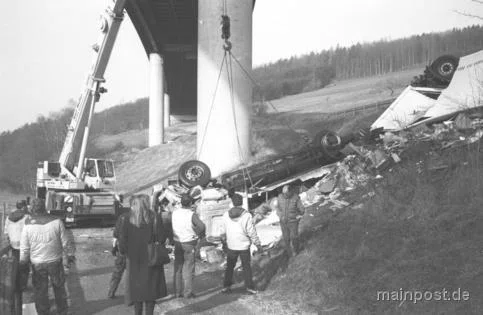 1998-Lkw-unfall-Brückea.jpg