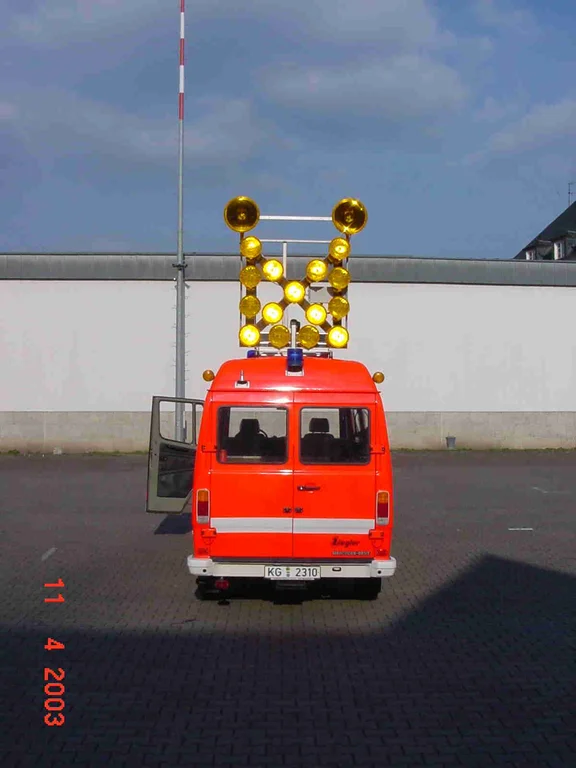 2003-VWA-MZF.jpg